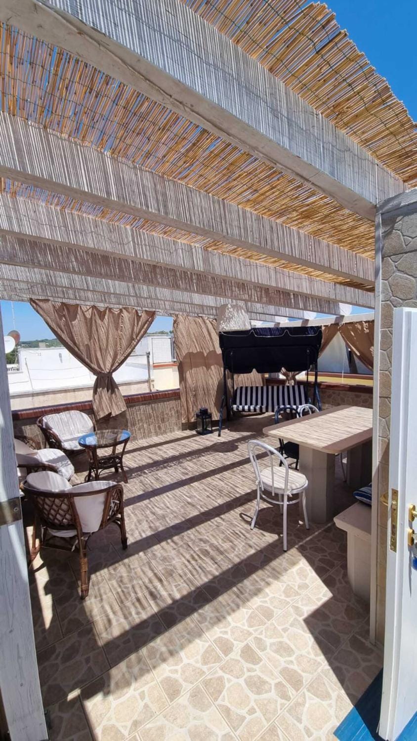 Patio, Dining area