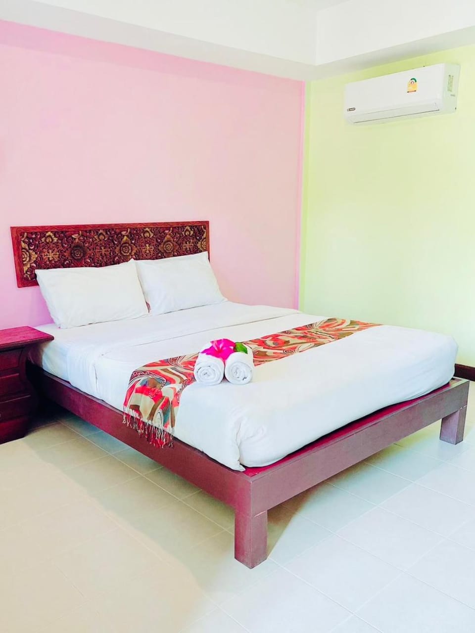 Bed, Photo of the whole room, Bedroom, towels, air conditioner
