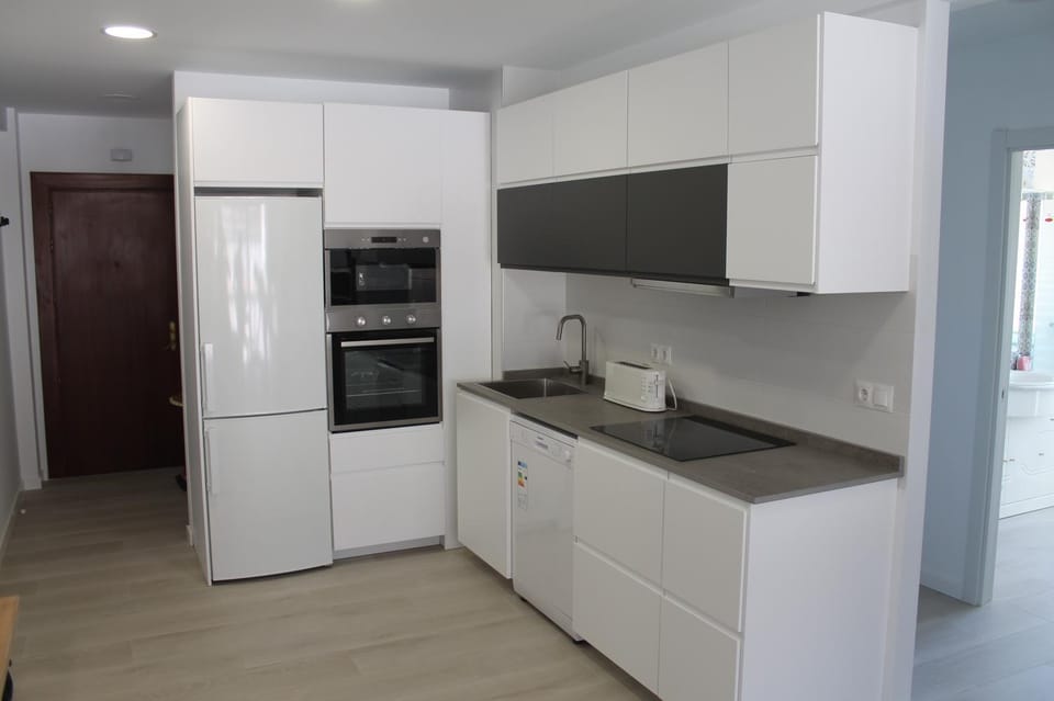Kitchen or kitchenette, dishwasher, minibar, pet friendly, stove