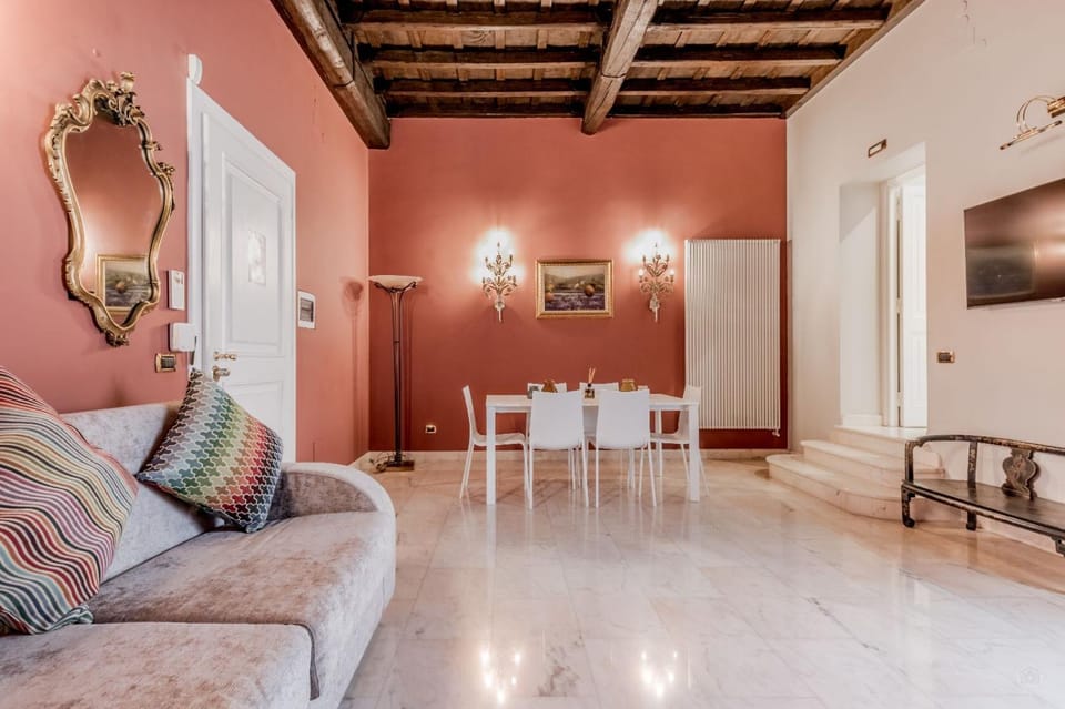 TV and multimedia, Living room, Seating area, Dining area