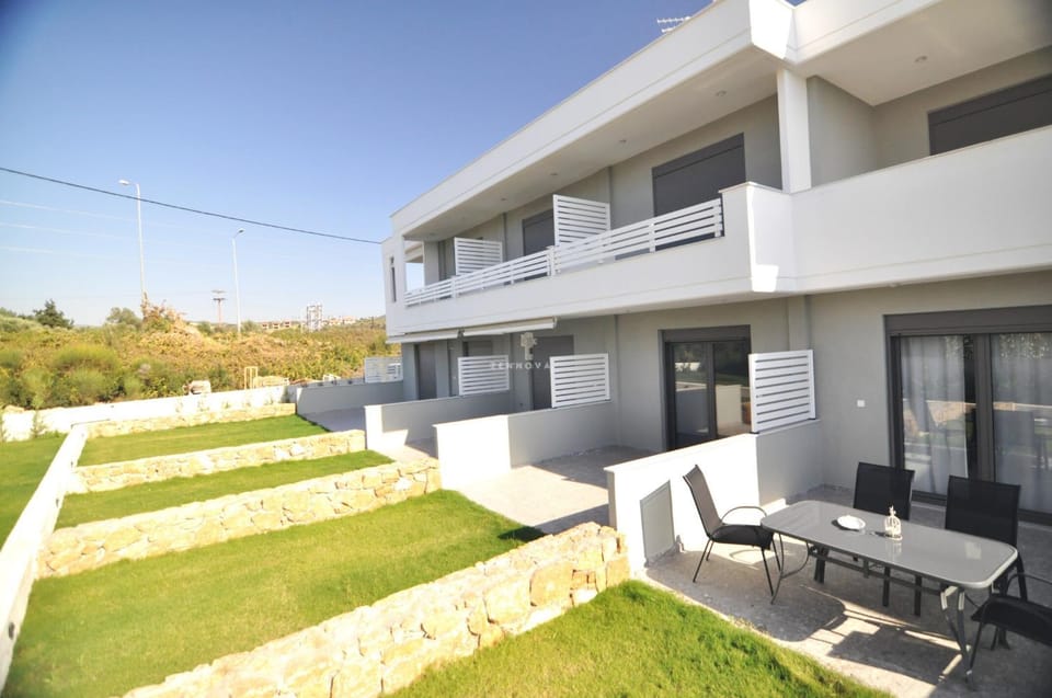 Zennova Sirene Luxury Studios Apartment in Halkidiki