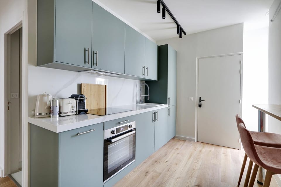 Kitchen or kitchenette, Dining area, pet friendly, stove