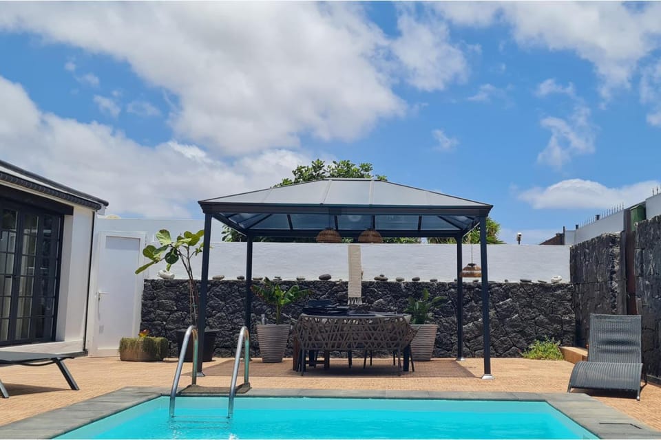 Patio, Garden, Garden, Balcony/Terrace, Swimming pool, Swimming pool