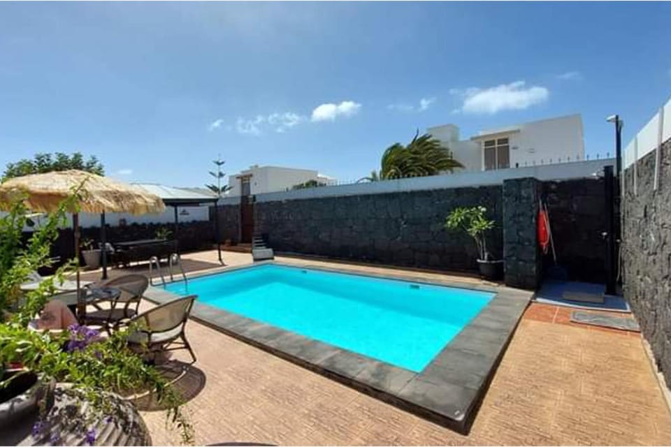 Swimming pool, Swimming pool