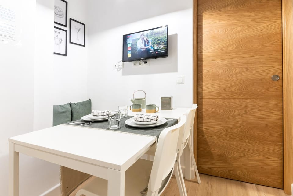 Communal lounge/ TV room, Kitchen or kitchenette