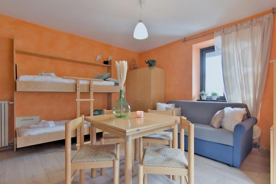 Bed, Living room, Photo of the whole room, Seating area, Dining area, Bedroom, bunk bed
