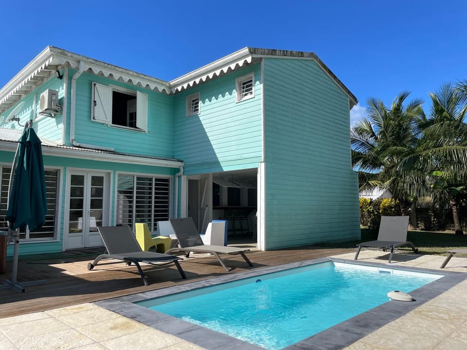 Property building, Swimming pool