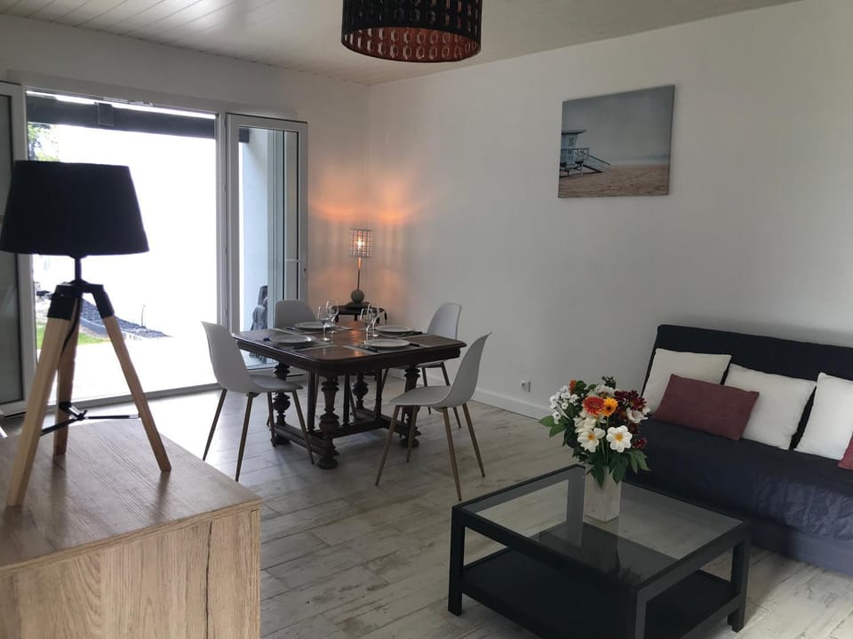 Itza House in Vendays-Montalivet