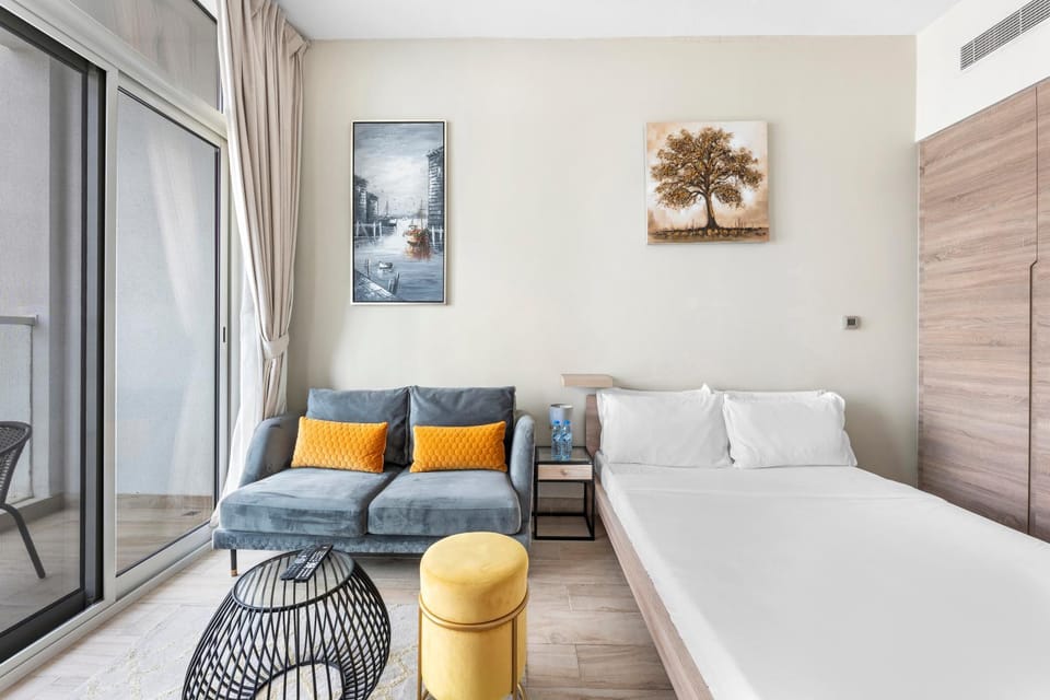 Living room, Photo of the whole room