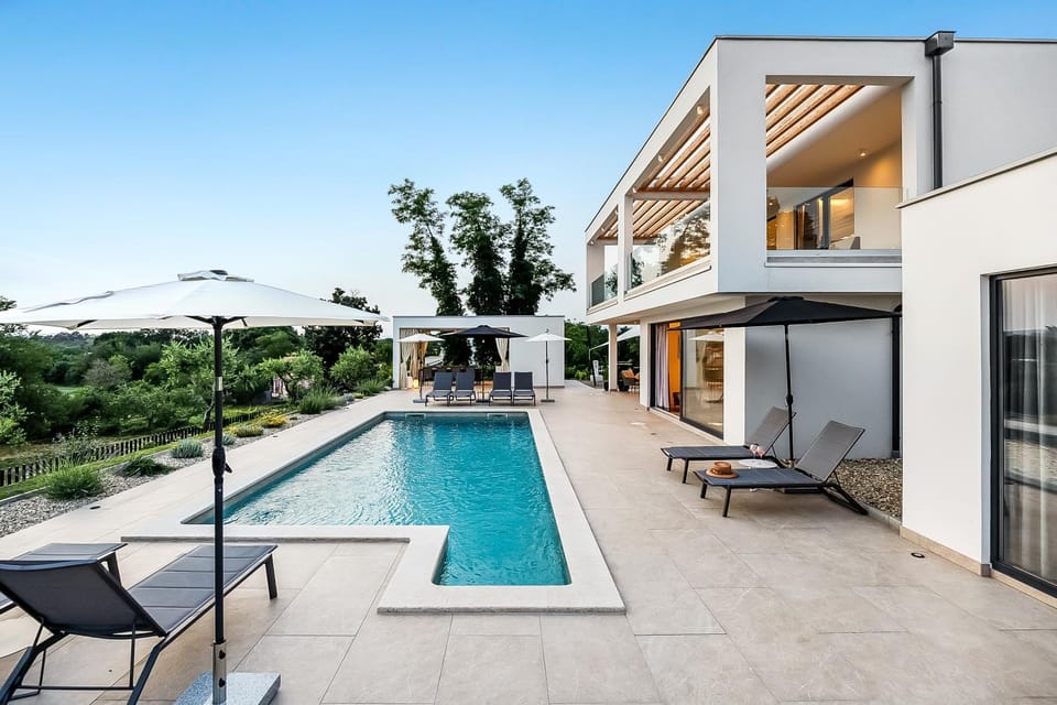 Pool view, Swimming pool