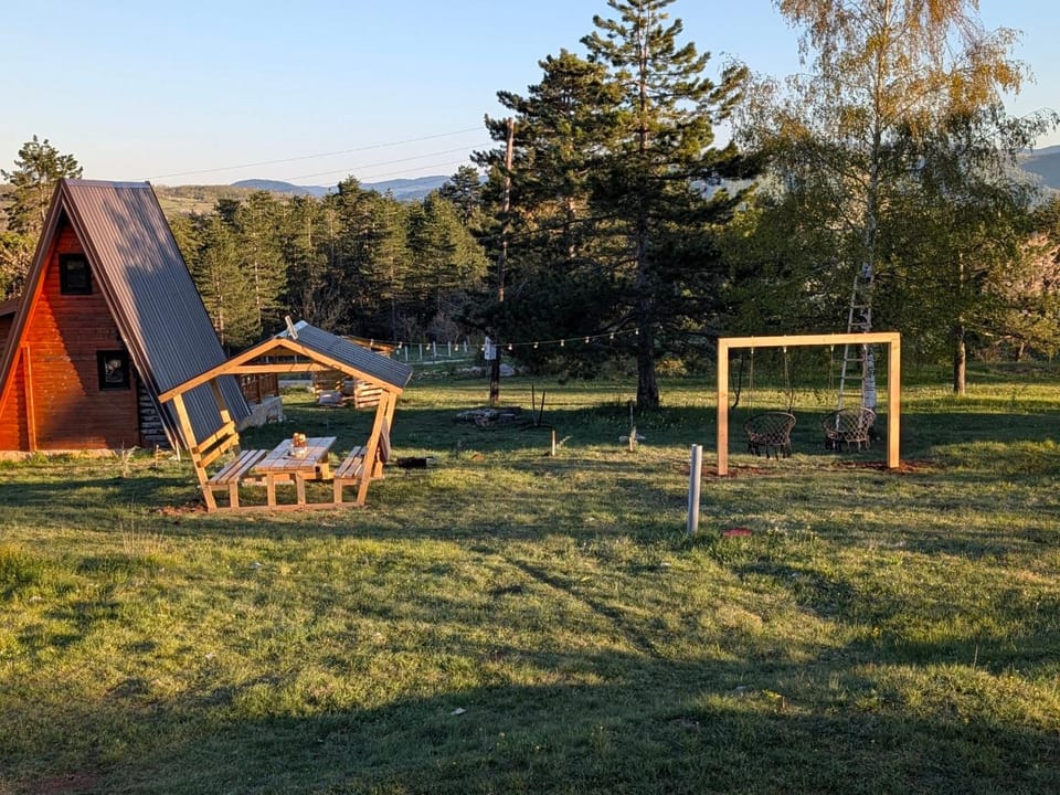 AA Pine vikendica za izdavanje u srcu Zapadne Srbije Chalet in Zlatibor District, Serbia