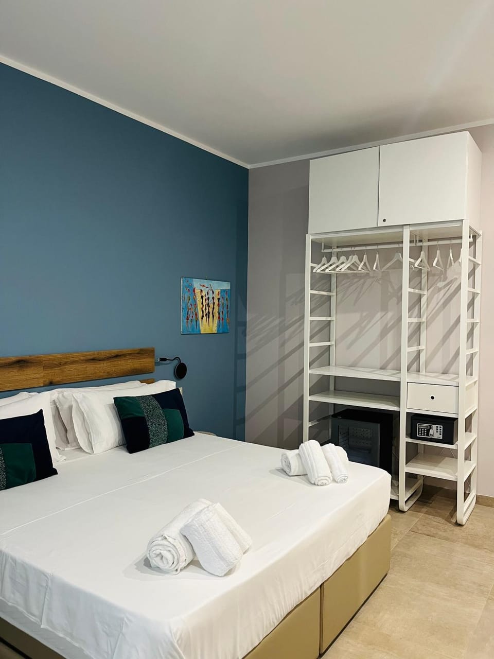 Bed, Bedroom, towels, wardrobe