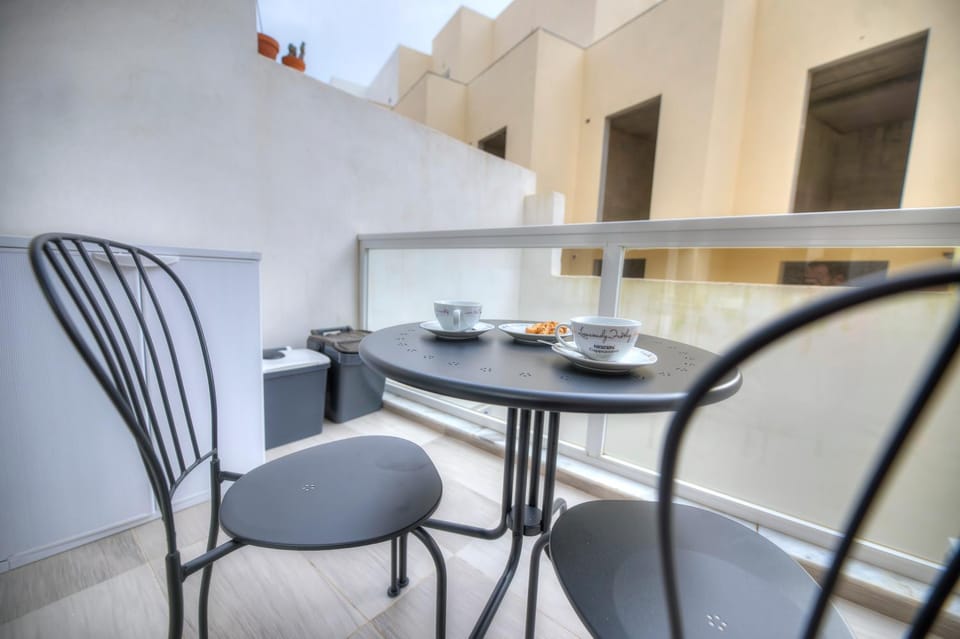 Modern and bright 2bedroom with terrace SARD1-1 Apartment in Saint Julians