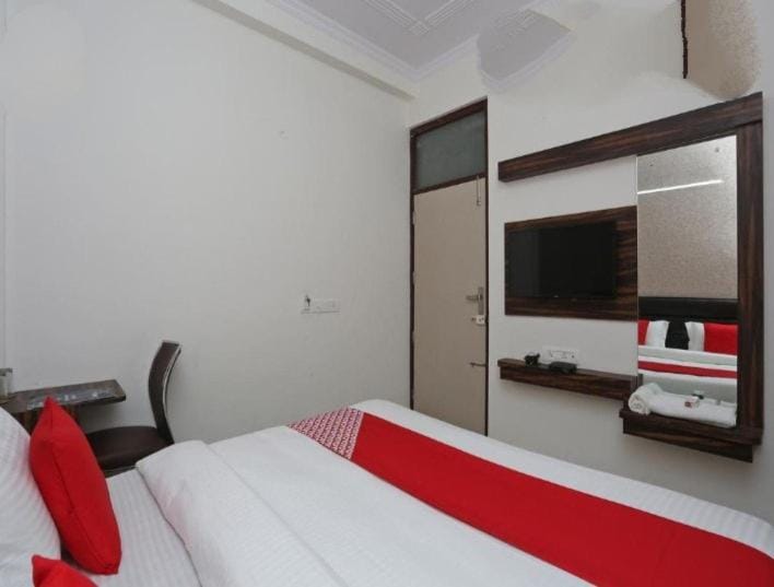 GRT Residency Hotel Bed and Breakfast in Gurugram
