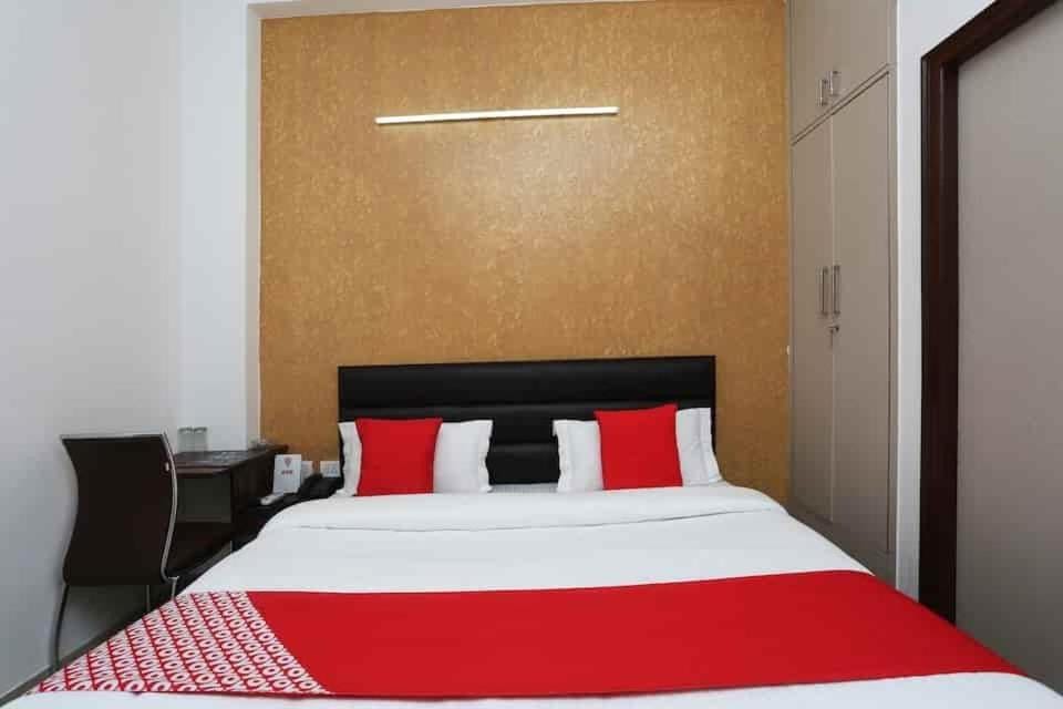 GRT Residency Hotel Bed and Breakfast in Gurugram