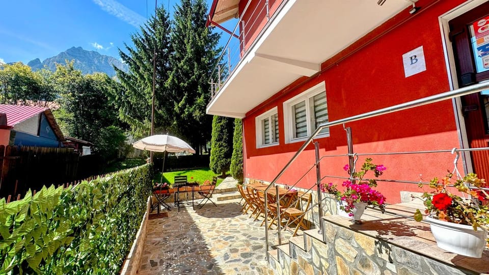 Natural landscape, Summer, Garden, Balcony/Terrace, Mountain view