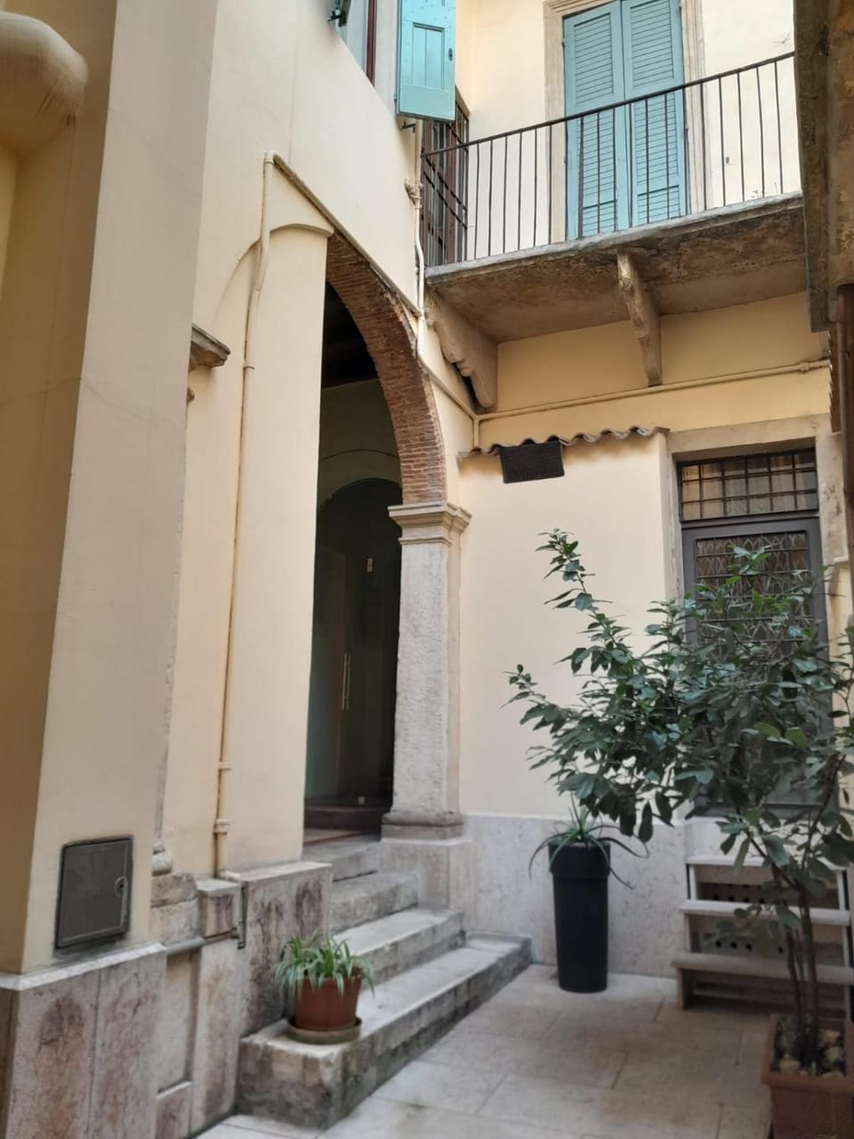 Facade/entrance