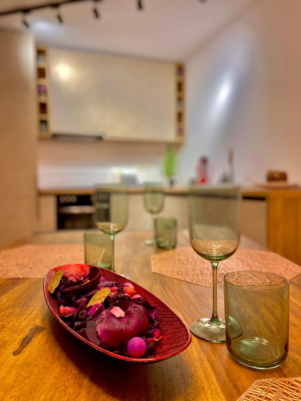 Dining area, kitchen