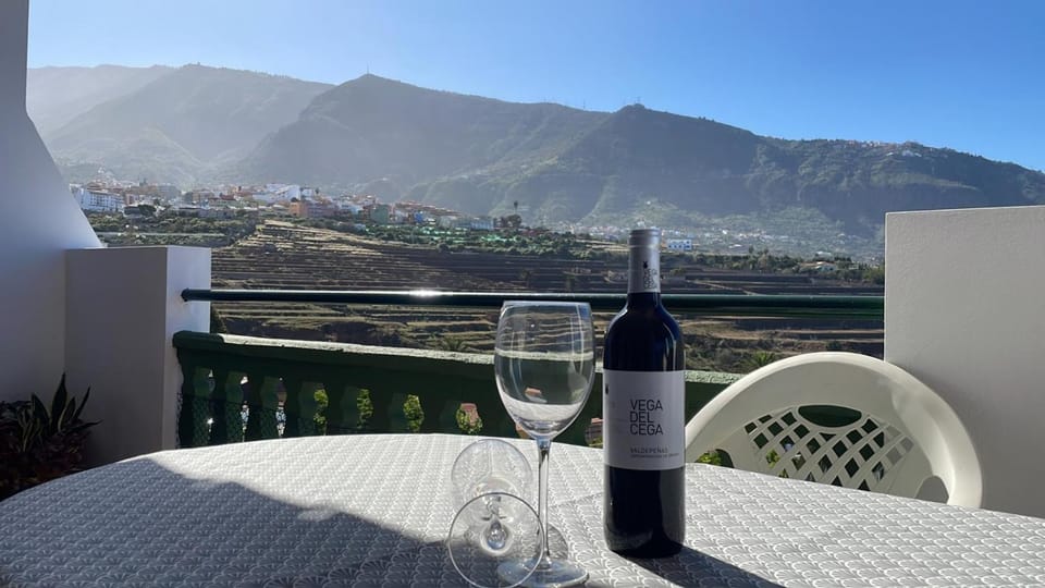 View (from property/room), Balcony/Terrace, Mountain view