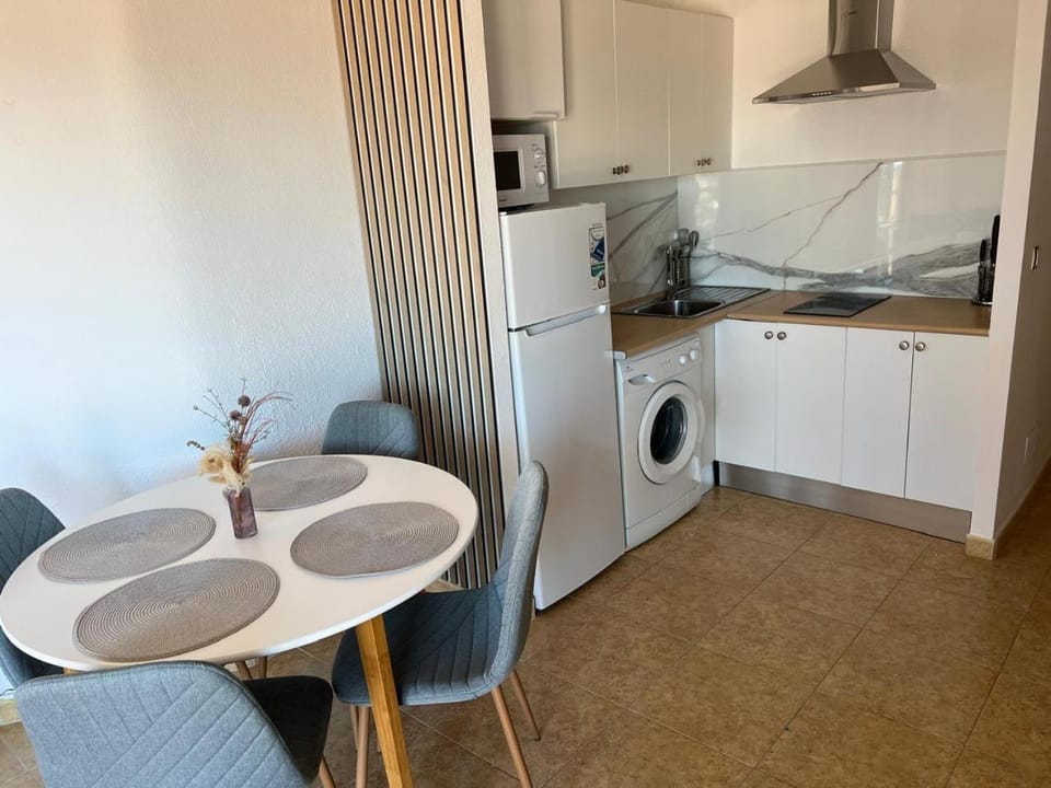 Kitchen or kitchenette, Living room, Seating area, Dining area, washing machine