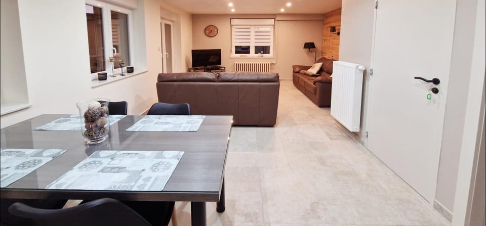 Living room, Dining area