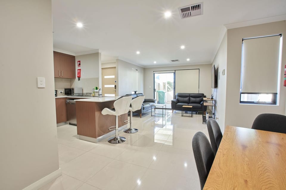 Kitchen or kitchenette, Living room, Dining area