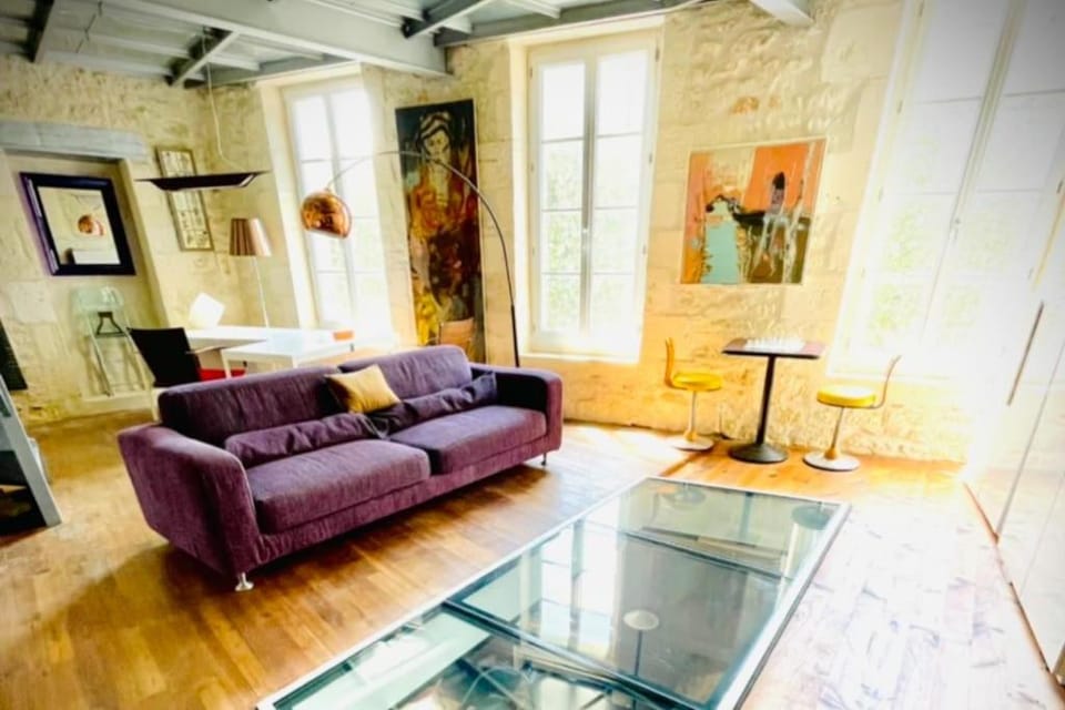 Communal lounge/ TV room, Library, Living room