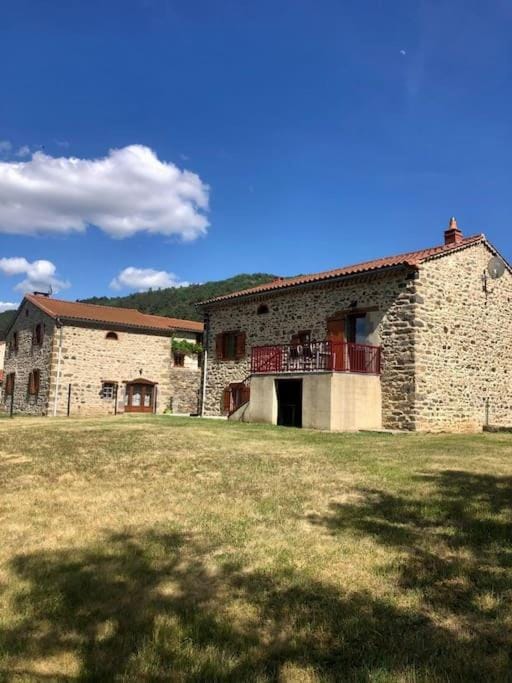 Gîte Les Voûtes du Chambon House in Auvergne-Rhône-Alpes