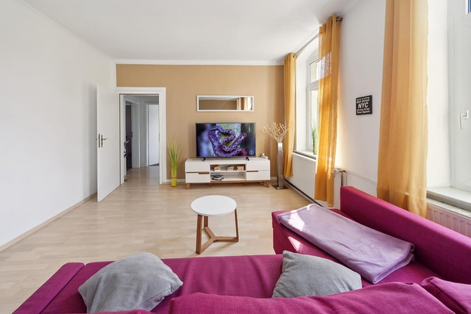 Communal lounge/ TV room, TV and multimedia, Living room, Photo of the whole room
