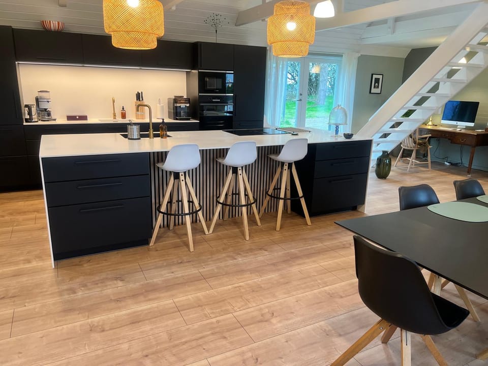 Kitchen or kitchenette, Dining area, minibar, pet friendly, stove
