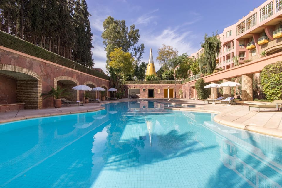 Pool view, Swimming pool, sunbed
