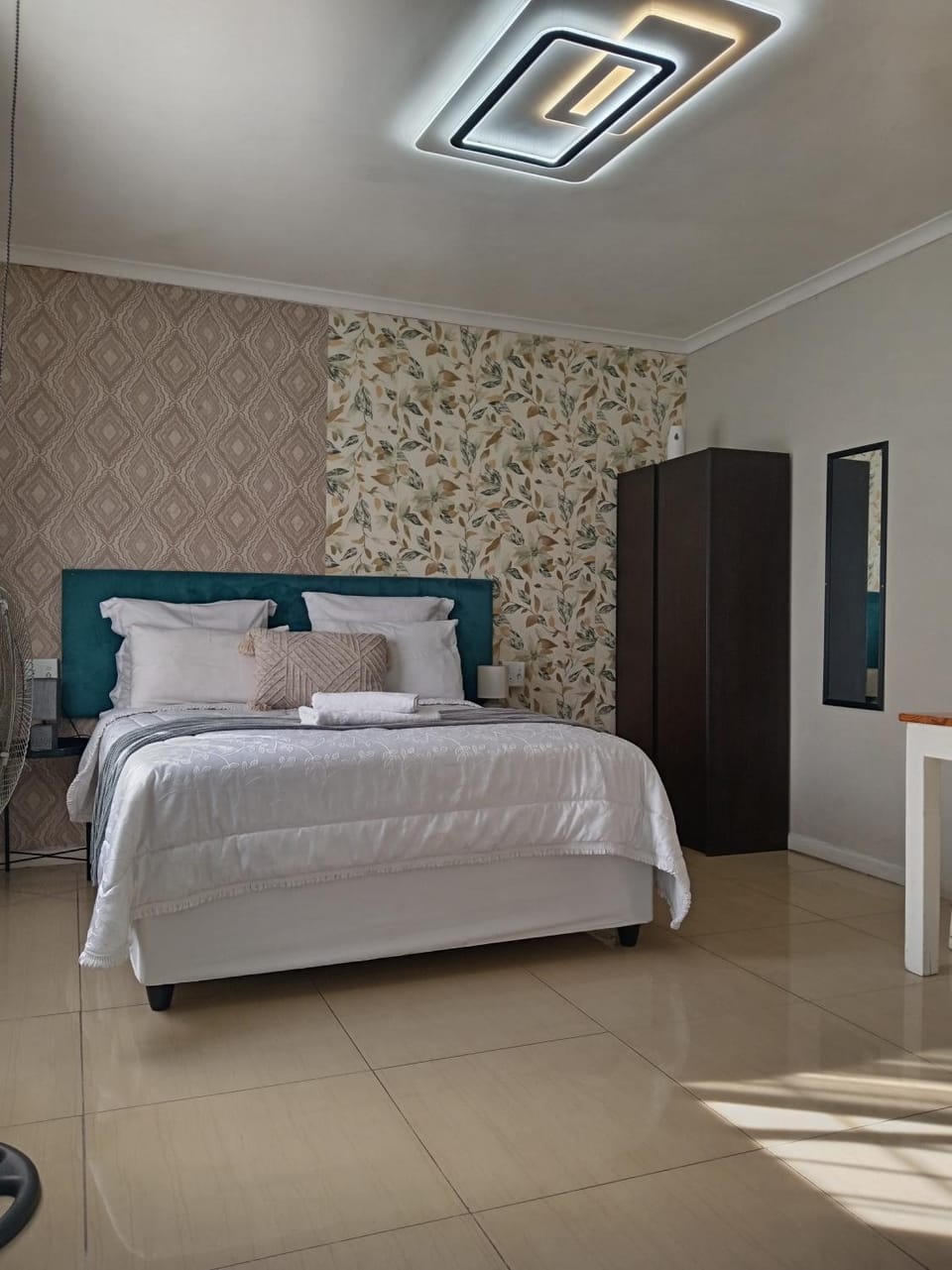 Naliya Guest house Bed and Breakfast in Cape Town