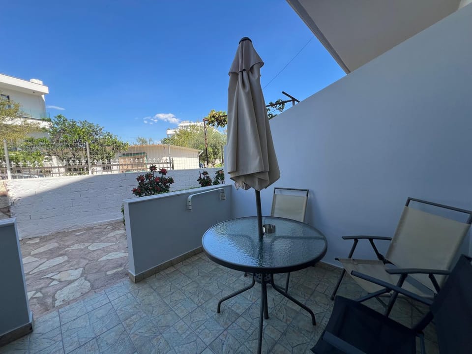 Patio, Balcony/Terrace, Seating area