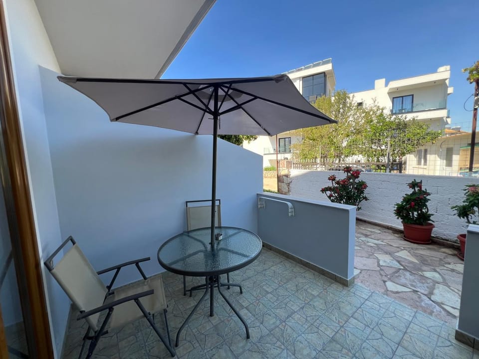 Patio, Day, View (from property/room), Balcony/Terrace, Dining area