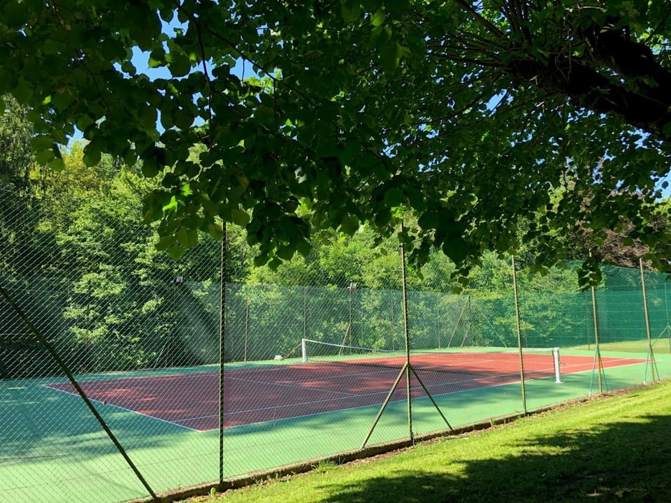 Tennis court