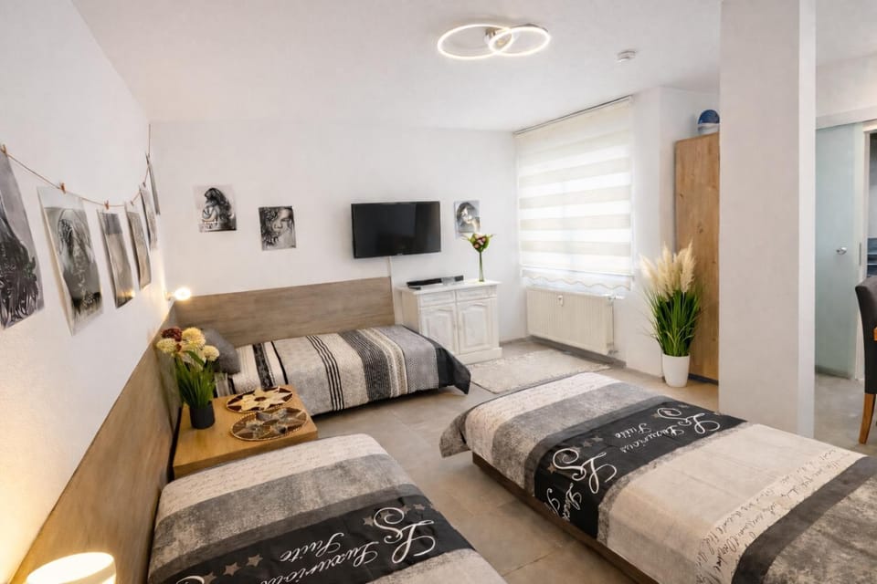 2 Room Galerie Einliegerwohnung in Rheinstetten, Messe Nähe, Rollstuhlfahrer geeignet Apartment in Karlsruhe