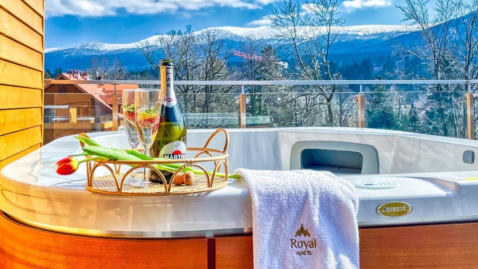 Hot Tub, Mountain view