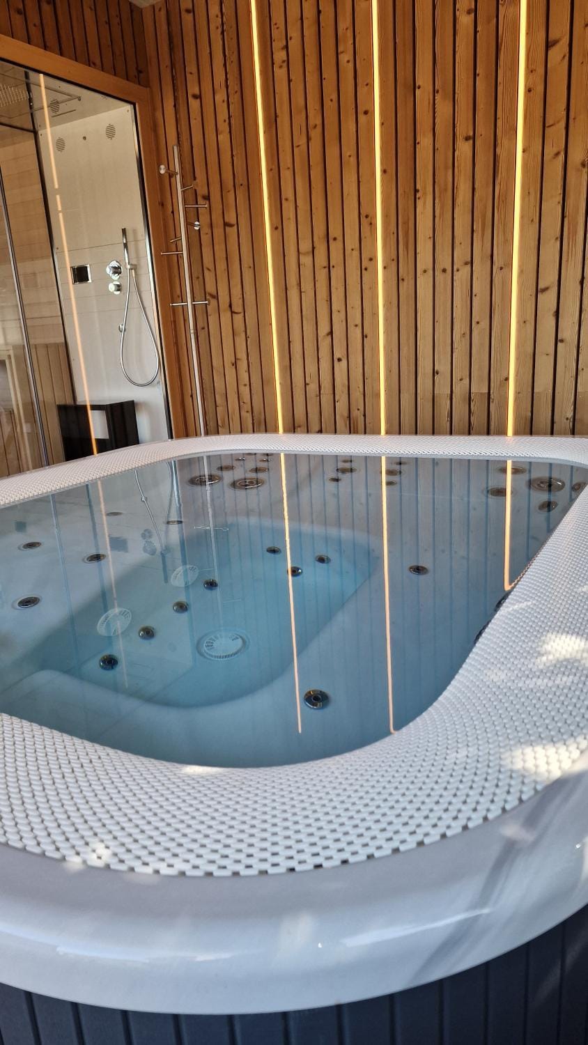 Hot Tub, Hot Tub, Spa and wellness centre/facilities