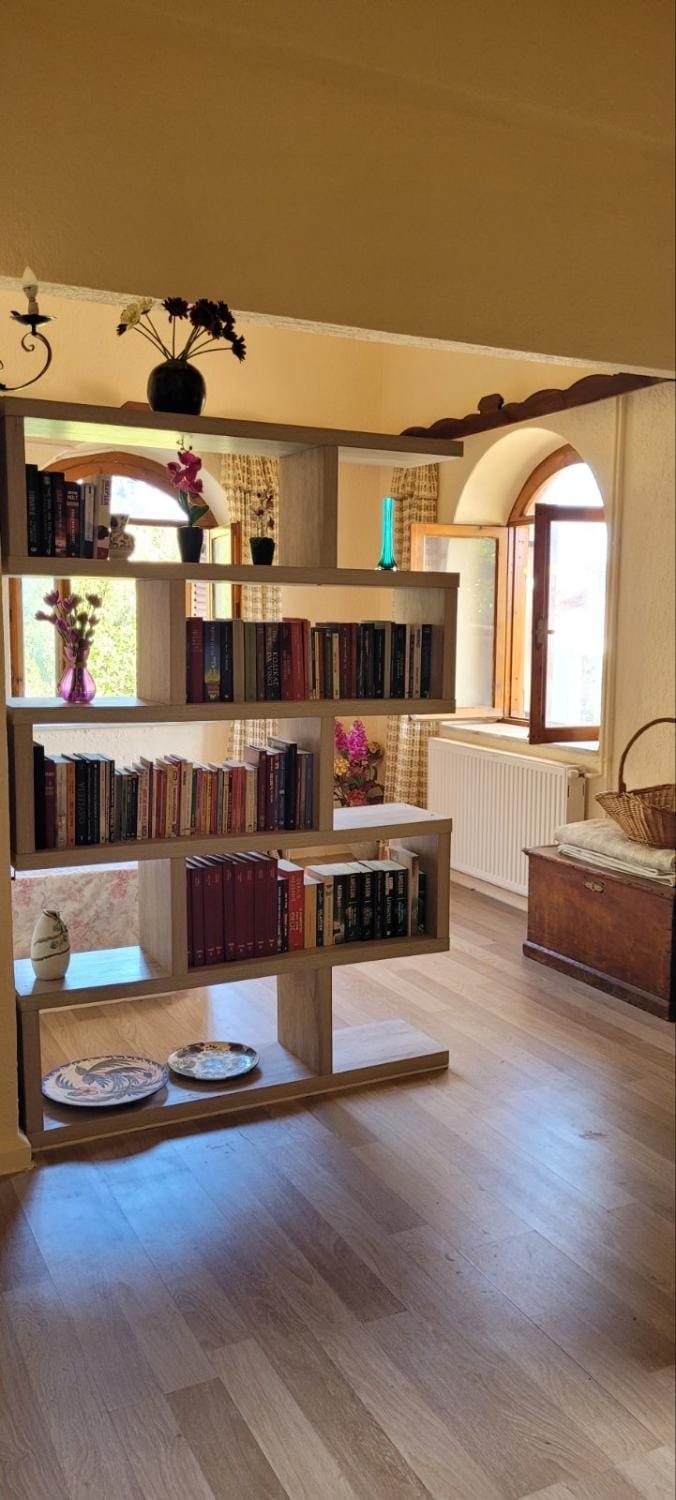 Bed, Library, Bedroom