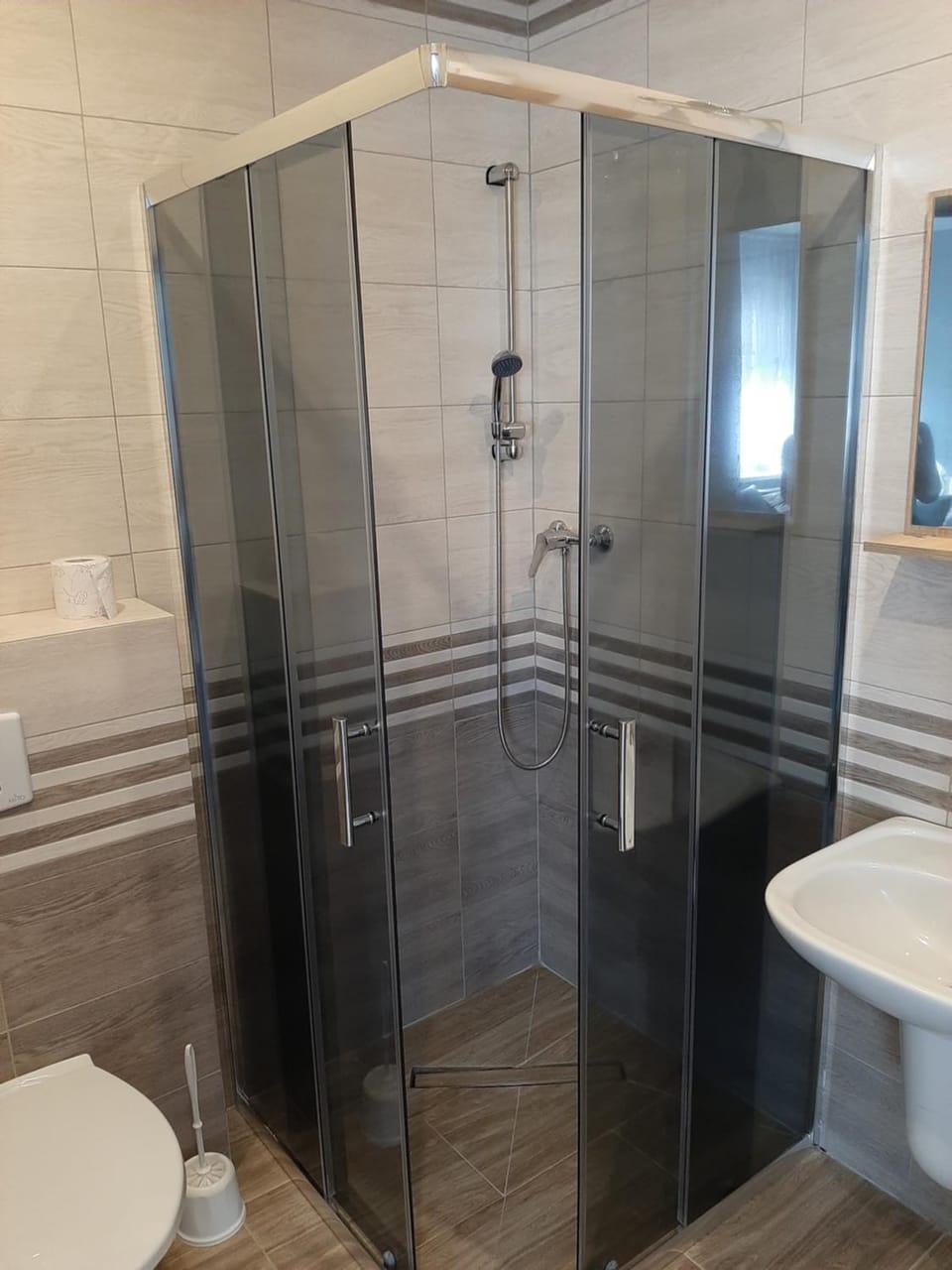 Shower, Toilet, Bathroom