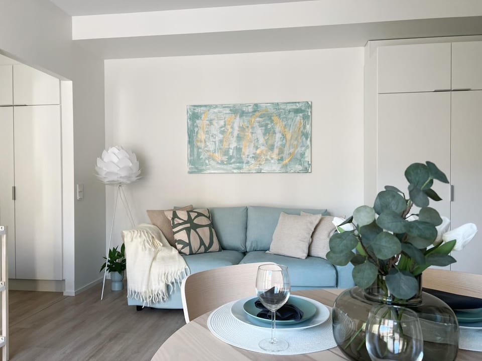 Bed, Living room, Seating area