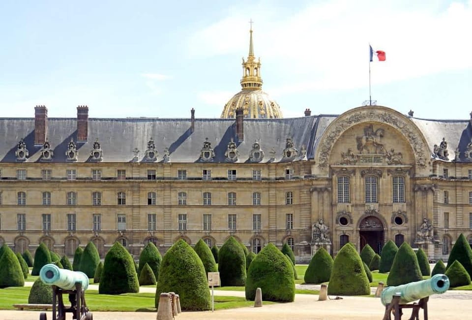 Cosy Apartment near the Invalides Apartment in Paris