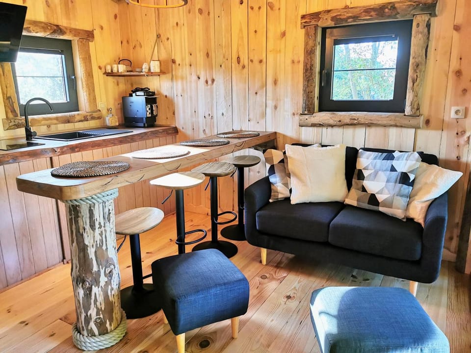 Kitchen or kitchenette, Living room