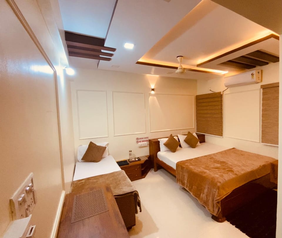 AL-MANAL 306 Premium Room Triple Bed Apartment in Karnataka