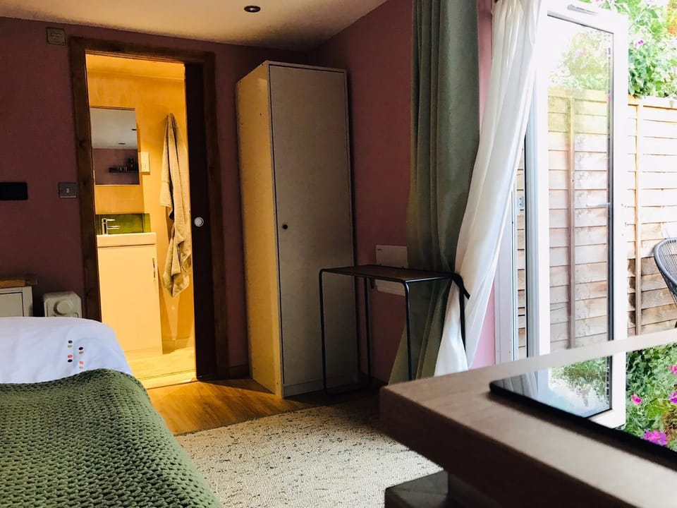 Photo of the whole room, wardrobe