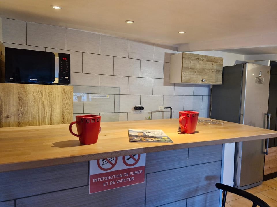 Kitchen or kitchenette, Lounge or bar