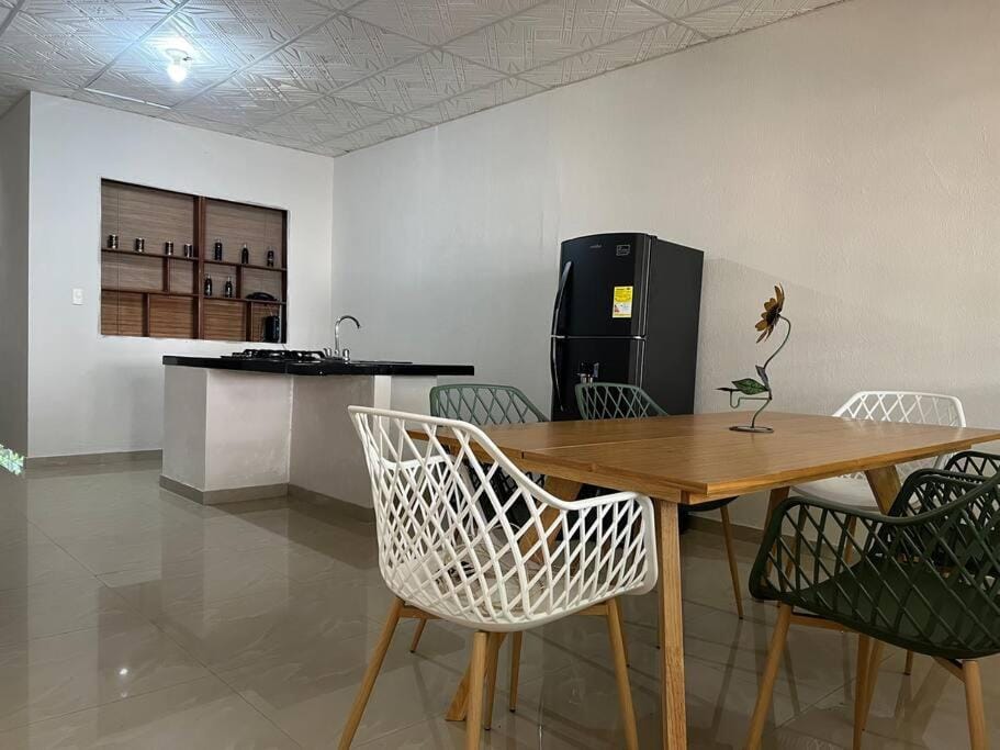 Dining area, kitchen