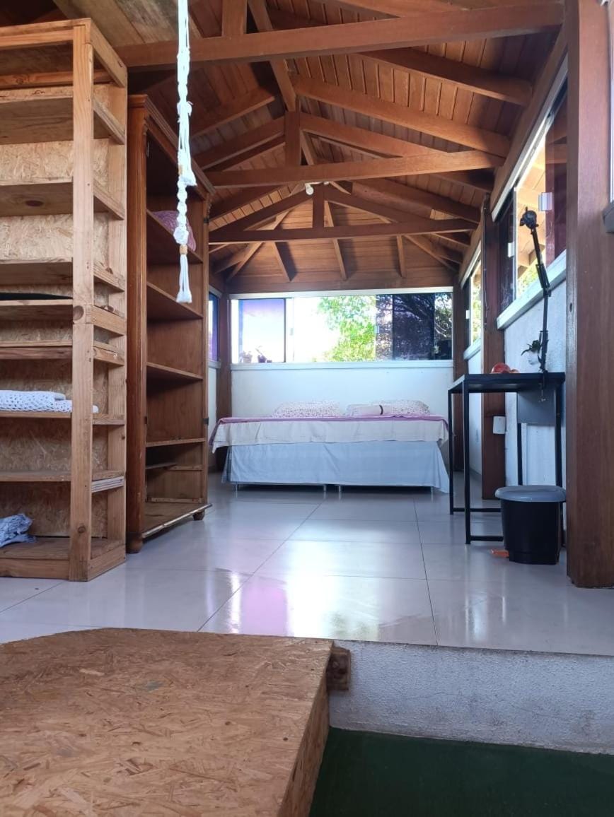 Casa Samaúma Floripa, ALUGUEL DE QUARTOS - Achochego e Tranquilidade à 30 metros da Praia Vacation rental in Florianopolis
