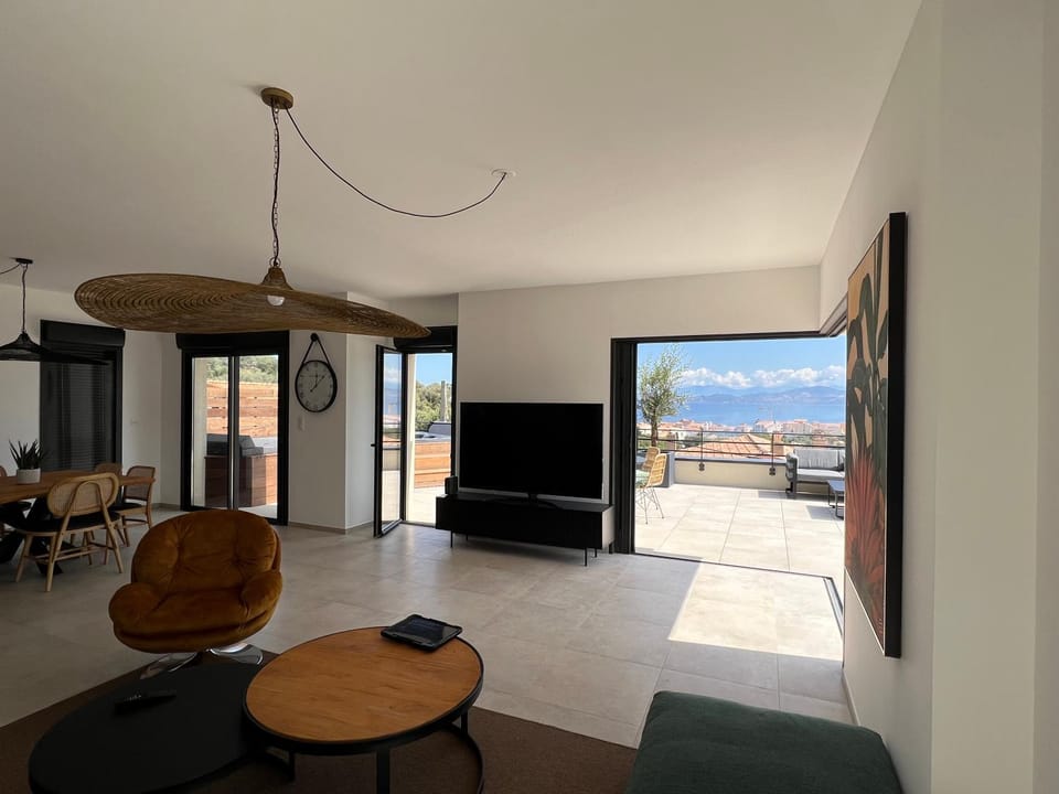 IsulaRossaBellaVista-GrandPenthouse Apartment in L'Île-Rousse