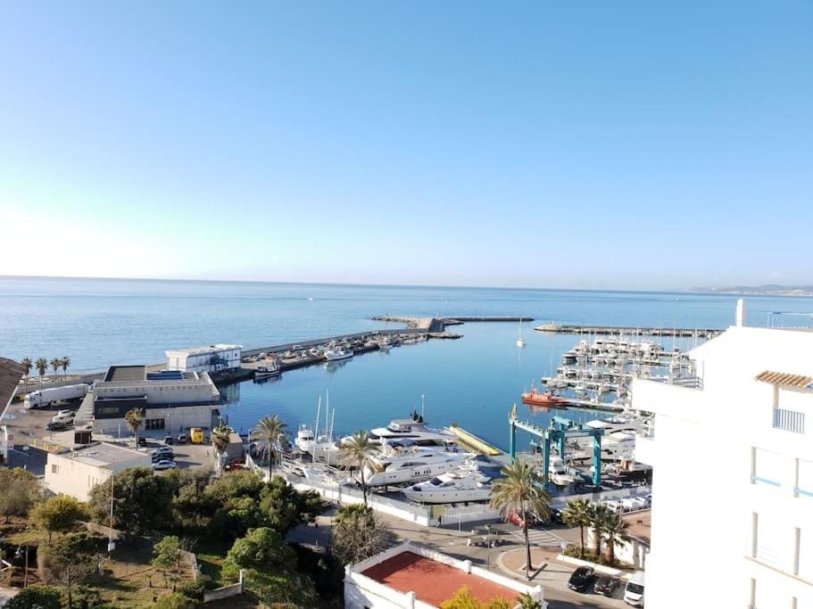 COZY APARTMENT BETWEEN THE PORT AND THE BEACH LA RADA Apartment in Estepona
